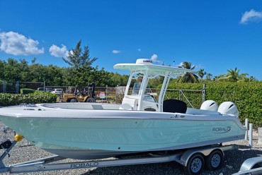 2022 Robalo R242