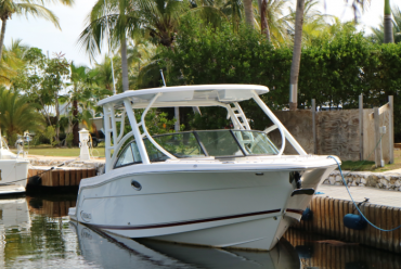2019 Robalo R317 &ndash; Twin Yamaha 300s | Low Hours | Turn-Key Condition