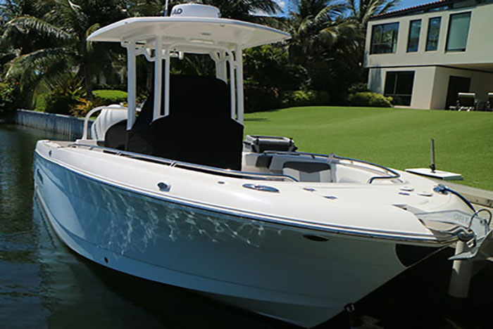 2022 Robalo R242
